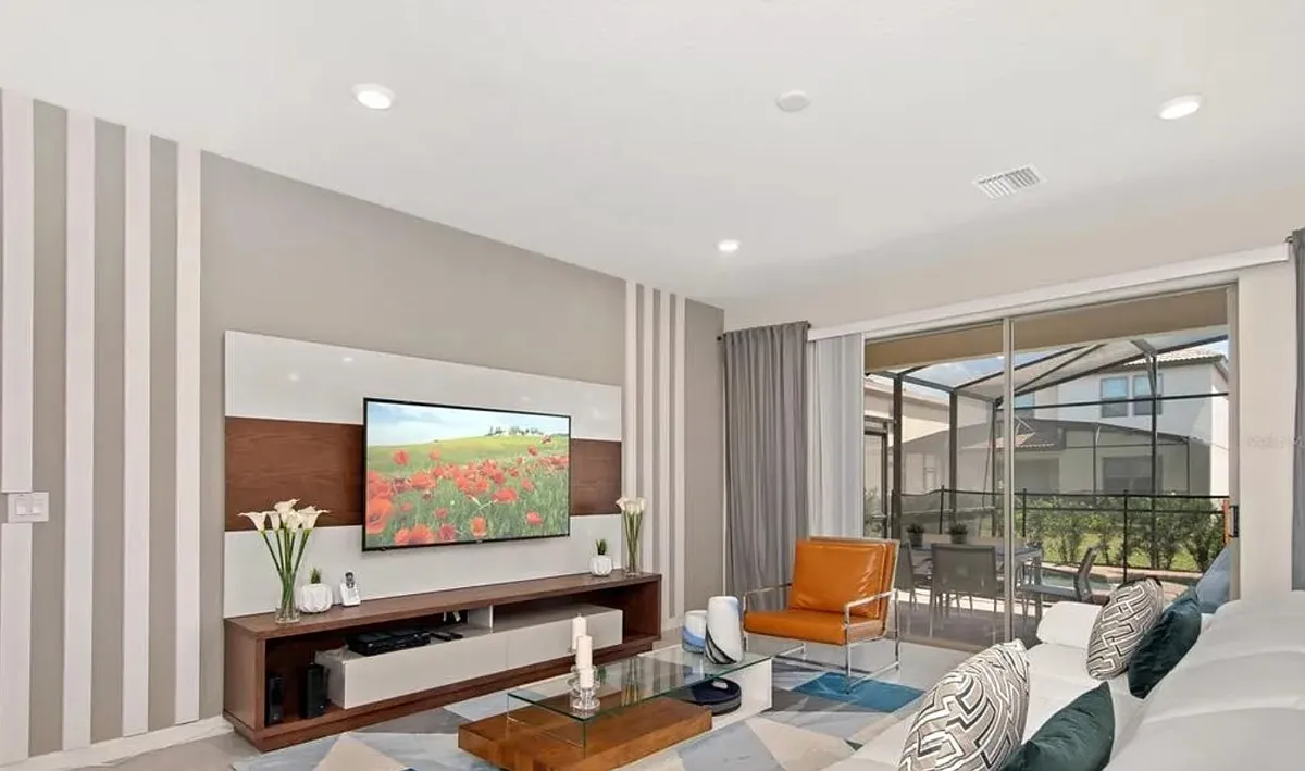 Photo 2 of 16 - 5444 Misty Oak Cir - Davenport, FL Building Photo - 5444 Misty Oak Cir