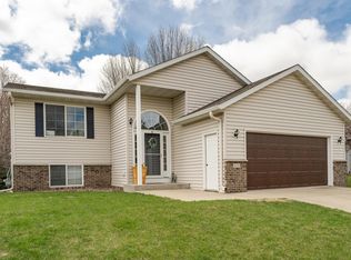 4424 Manor Dr NW, Rochester, MN 55901