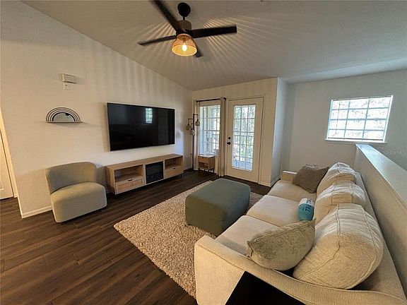 2nd image of 8809 Manor Loop APT 202