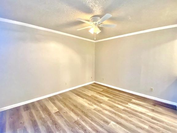 4th image of 7404 Avenue X