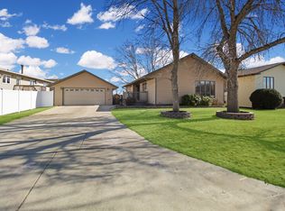 222 14th Ave SE, Minot, ND 58701