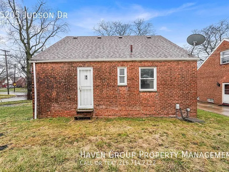 15205 Judson Dr — Photo 23