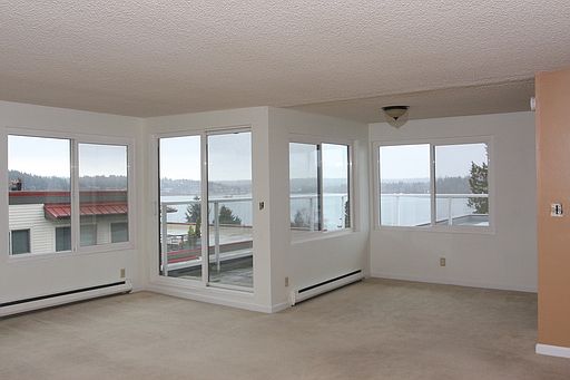 4th image of 3825 NE 155th Pl APT 403
