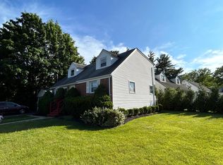 236 Jackson Ave, Syosset, NY 11791