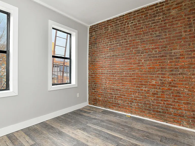 30 63rd St #2R — Photo 11