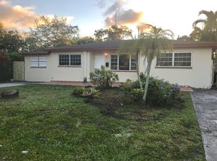 313 SW 2nd Ter, Hallandale, FL 33009