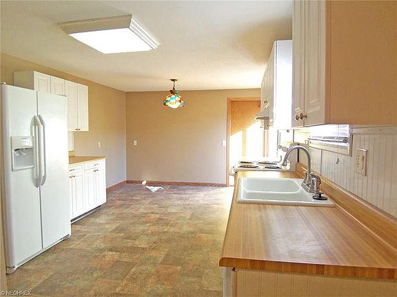 Eat-in Kitchen