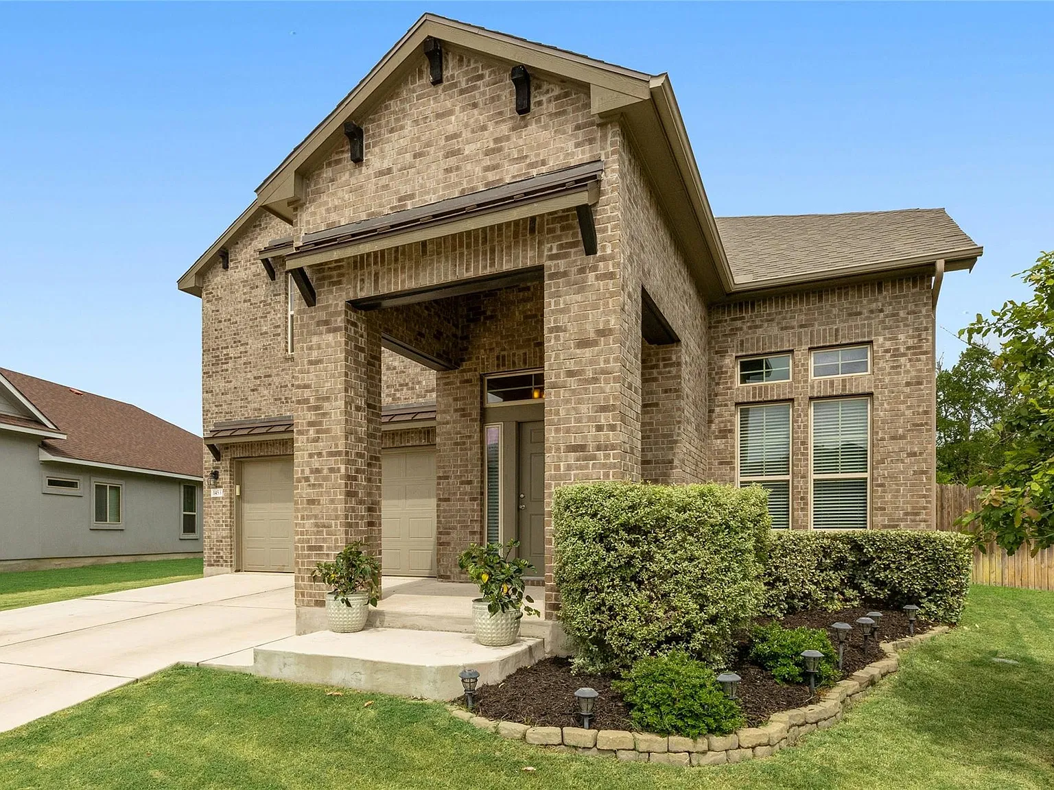 4 bed, 2.5 bath, 2163 sqft, $2,045 — Photo 3