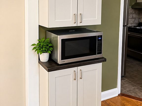 5th image of 2849 Kingston Rd #2