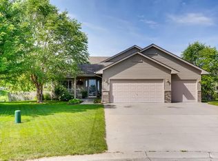 206 Pheasant Run Dr, Montrose, MN 55363
