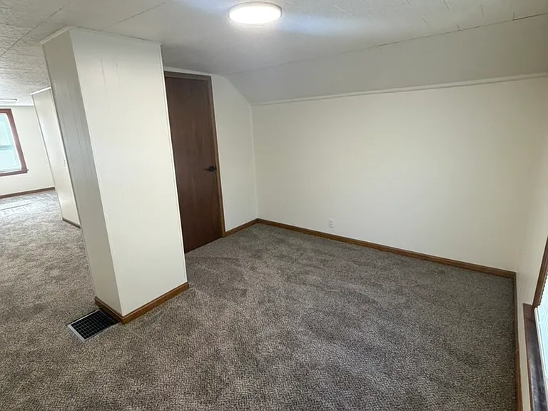 307 N Main St — Photo 6