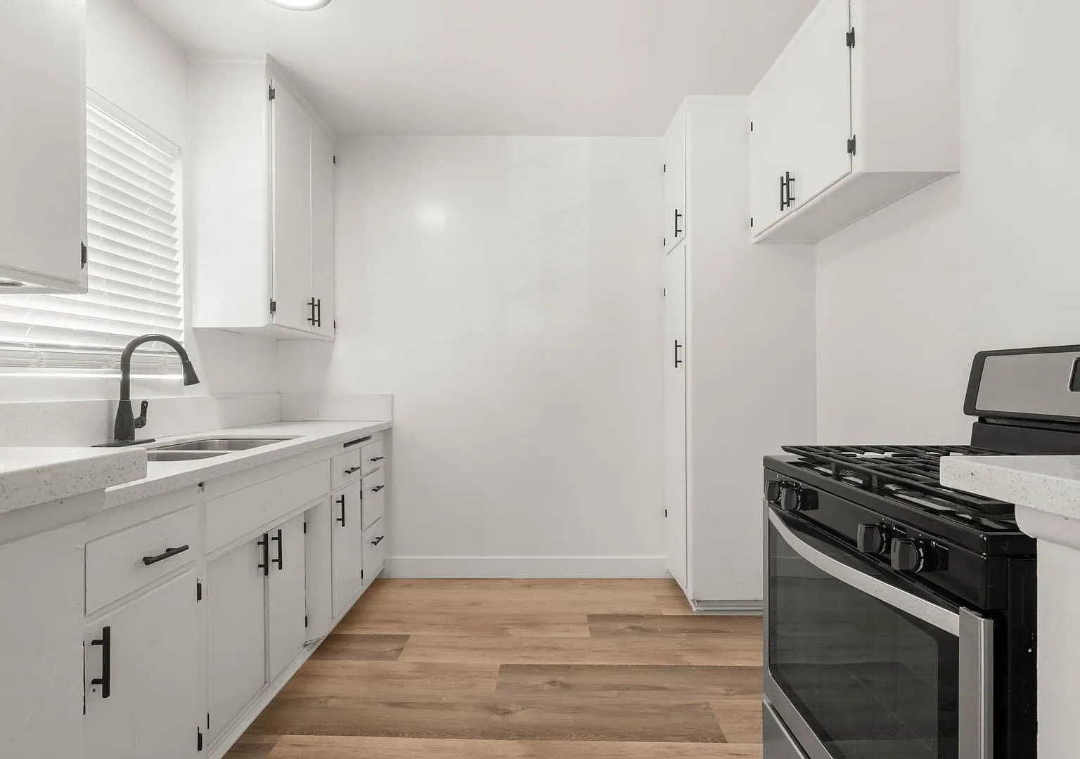 3862 S. Potomac Ave. — Photo 3