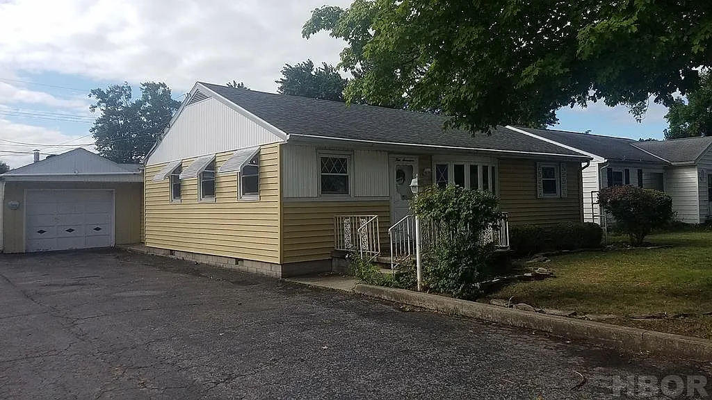 417 Rector Ave photo 1