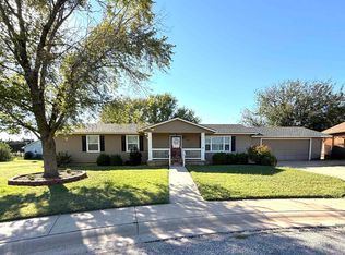 109 Lisa Cir, Medicine Lodge, KS 67104