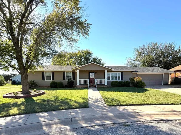 109 Lisa Cir, Medicine Lodge, KS 67104