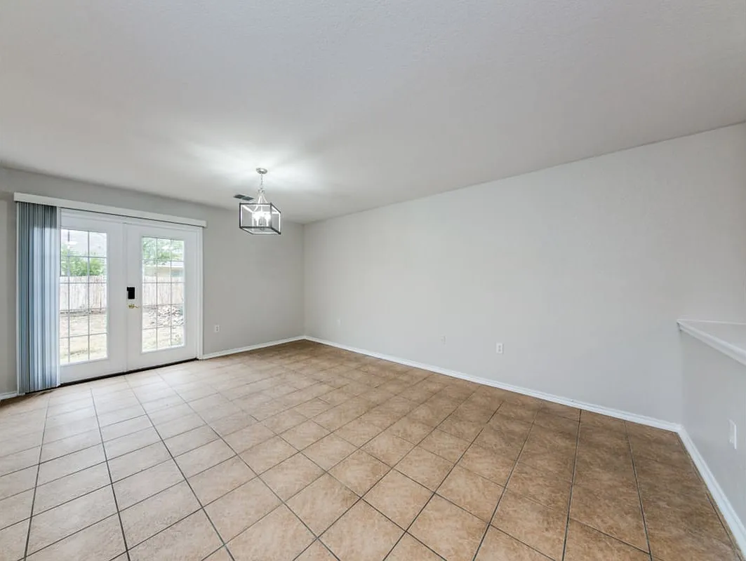 6022 Plumbago Place San Antonio TX 78218 — Photo 3