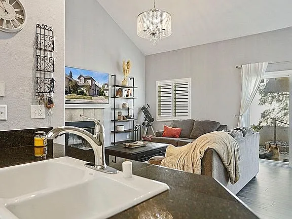 1601 Barkley Ln — Photo 11