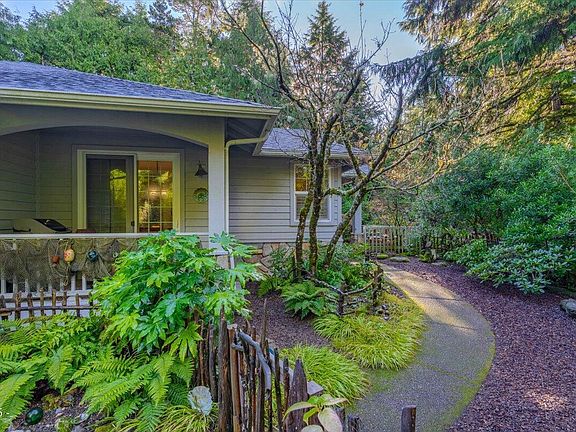 4th image of 140 SW Gull Sta