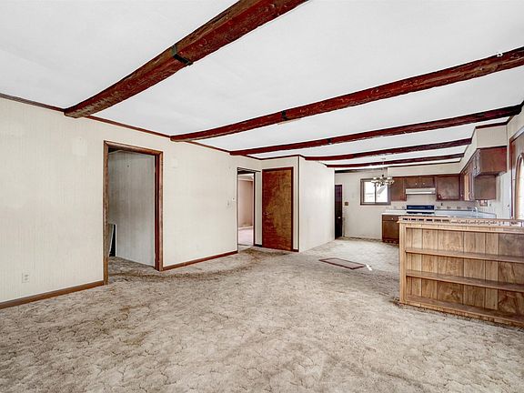 4th image of 2921 Sampson St