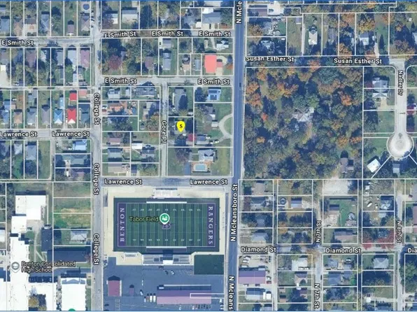 206 Gore Pl, Benton, IL 62812