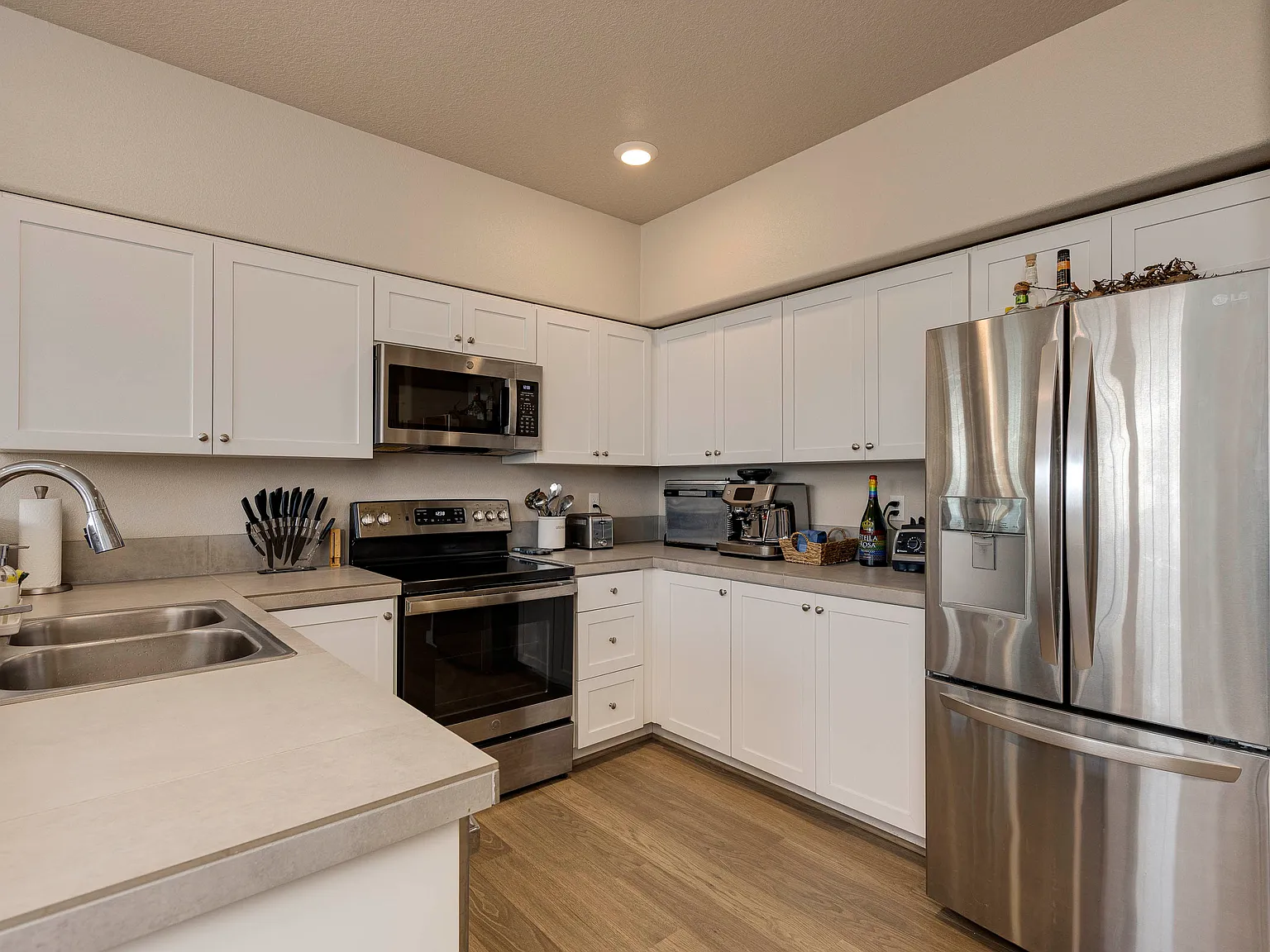 1 bed, 660 sqft, $1,500 — Photo 2