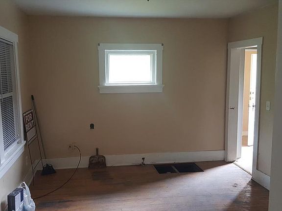 5th image of 4547 Dayview Ave