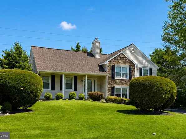 247 Winchester Dr, Horsham, PA 19044