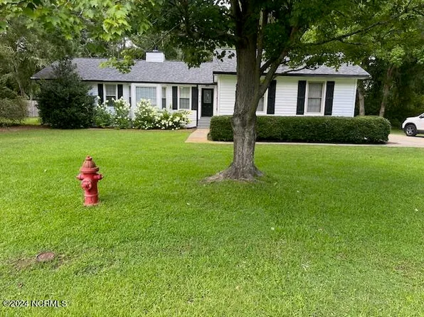 810 Plantation Drive, New Bern, NC 28562