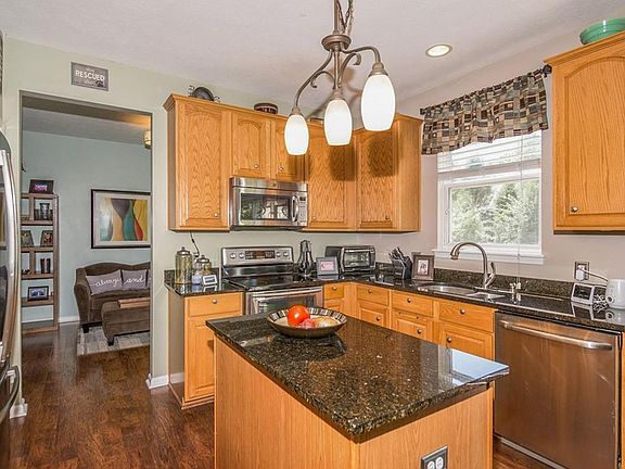 3rd image of 7445 Wythe Dr