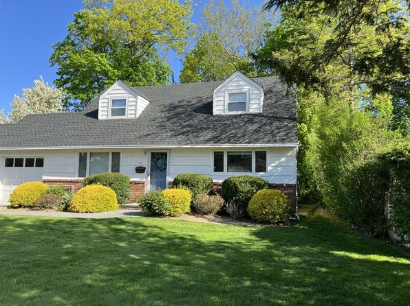 51 Bella Vista Ave, Glen Cove, NY 11542