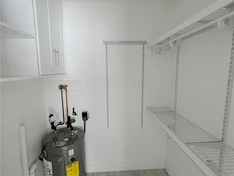 9 NE 19th Ct — Photo 12