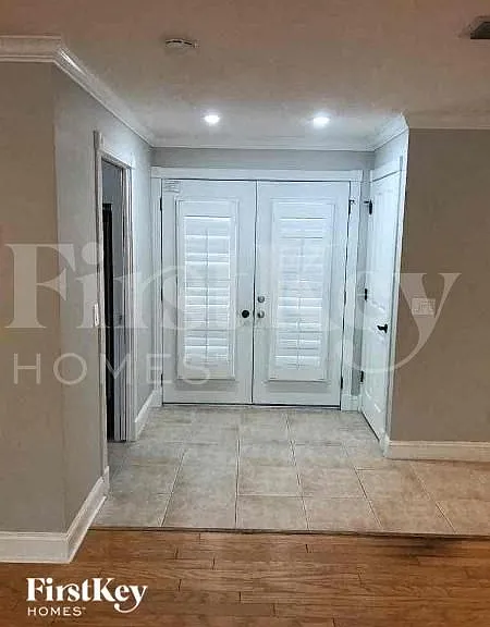 1376 Burtwood Dr — Photo 4
