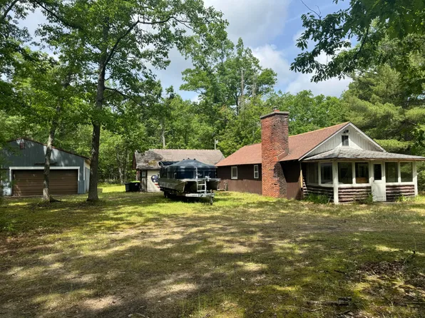 4634 Wilson Rd, Indian River, MI 49749