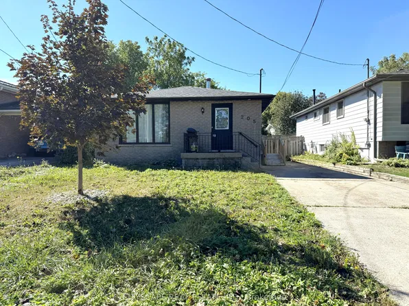205 Bonaventure Dr, Hamilton, ON L9C 4R1