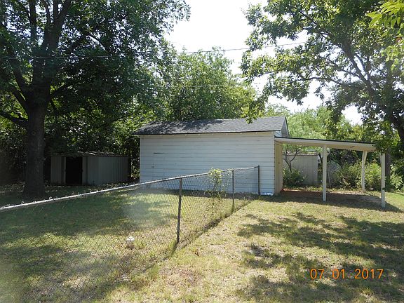 5th image of 226 Ross Ave