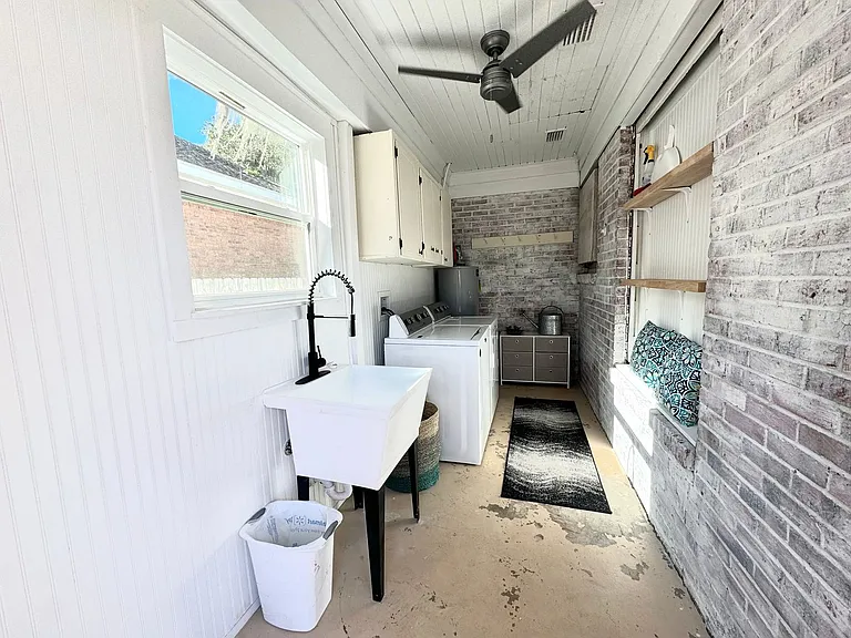 2924 Jefferson St — Photo 18