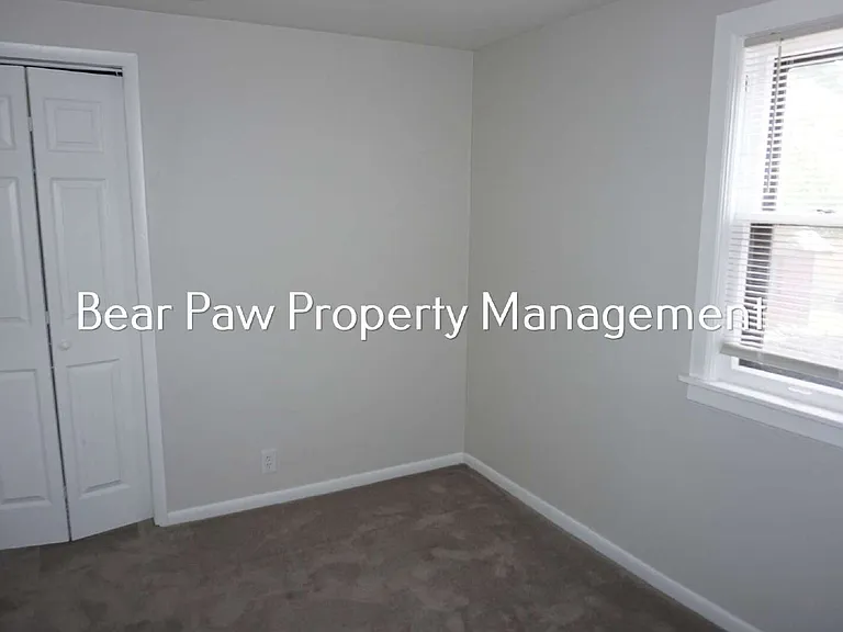 960 Loveland St #B — Photo 13