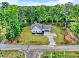 208 Pinehaven St, Laurens, SC 29360