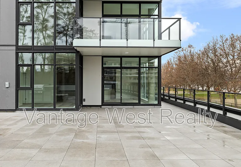 3389 Lakeshore Rd #216 — Photo 31
