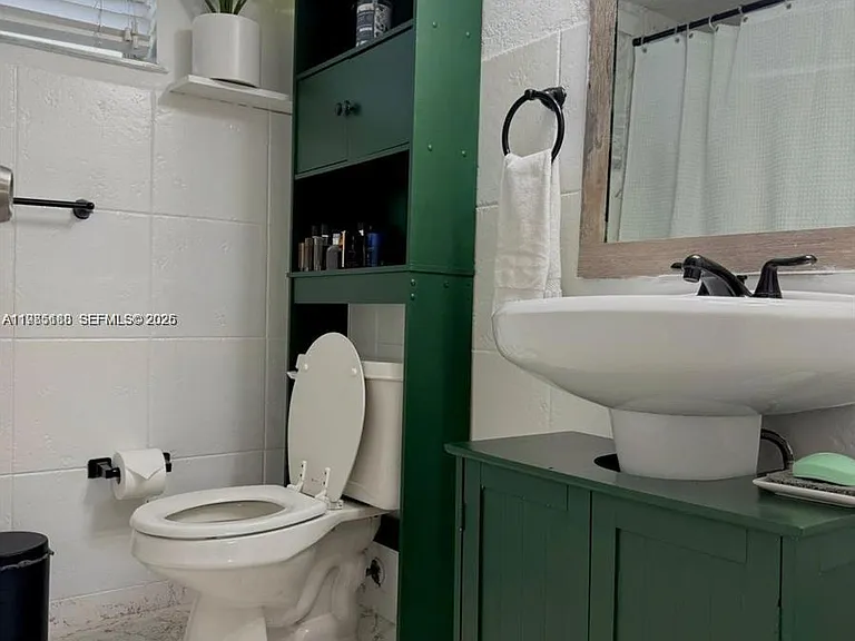 1530 NE 191st St #241 — Photo 12