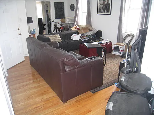 Rented by Alexiou Realty | media 10