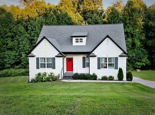 216 Highland Ln, Burns, TN 37029