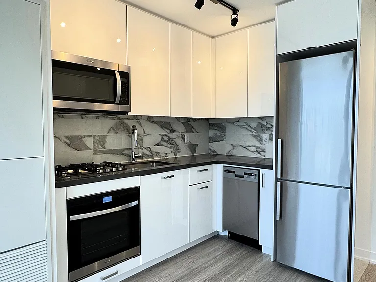 195 McCaul St #1906 — Photo 16