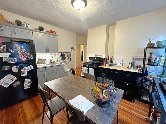 5th image of 28 Lexington Ave #1