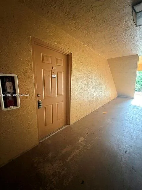 2 bed, 2.0 bath, 1060 sqft, $2,000 — Photo 3