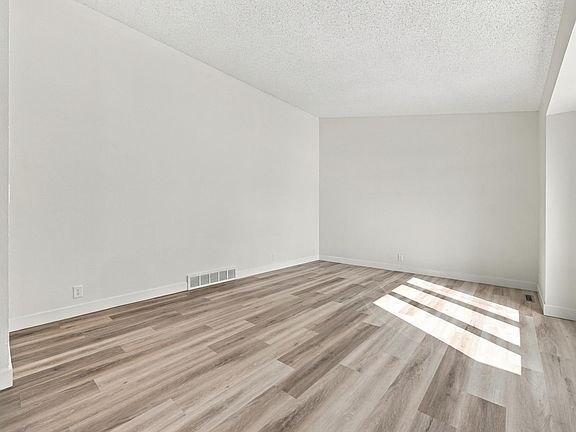 5th image of 2319 35th Ave S