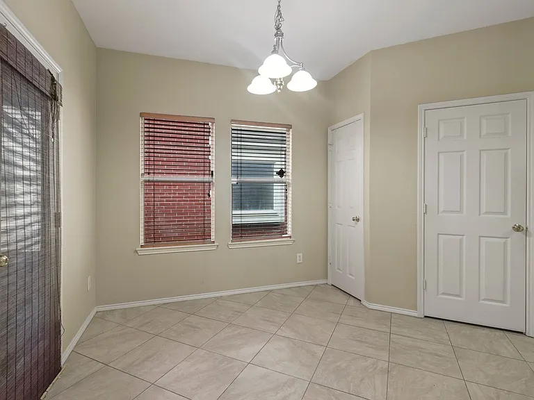701 Bella Vista Dr — Photo 18