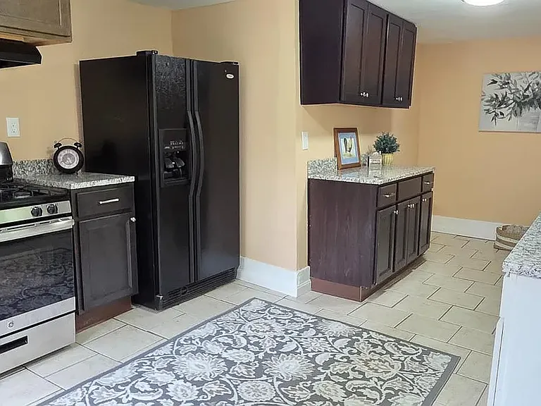 2824 Sterrett Ave — Photo 5