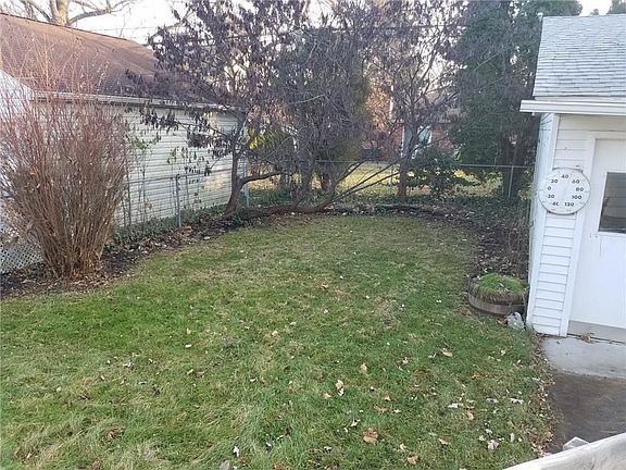 3rd image of 1113 Cedar Hill Dr