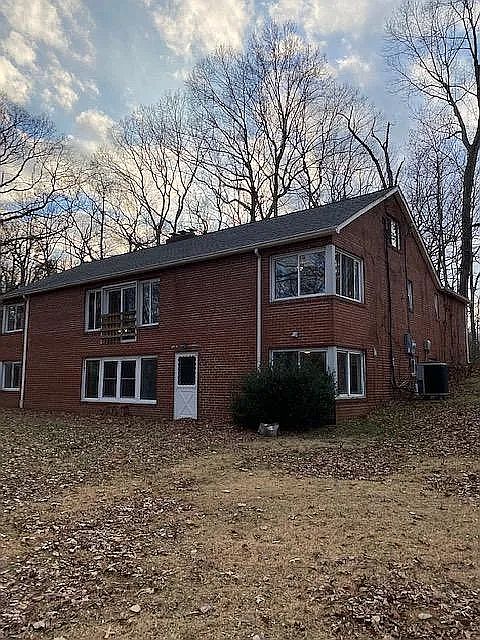 1st image of 18311 Woodland Dr